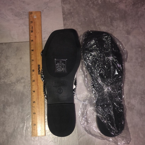 Black rhinestone sandal slipper size 7 but fit women 6 brand new shoe - Picture 7 of 9